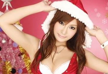 人気ＡＶ女優がサンタコスプレで非モテ男子の自宅に現れドＳプレイを敢行！足コキ＆顔面騎乗位＆フェラ＆手コキがいいｗ