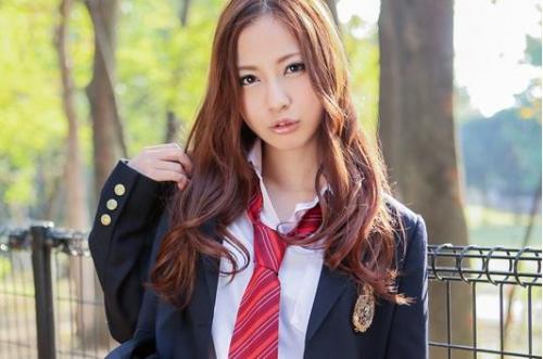 【真野ゆりあ】あの国民的アイドルの元メンバーにそっくりなAV女優 アヒル口もよく似てるわｗ