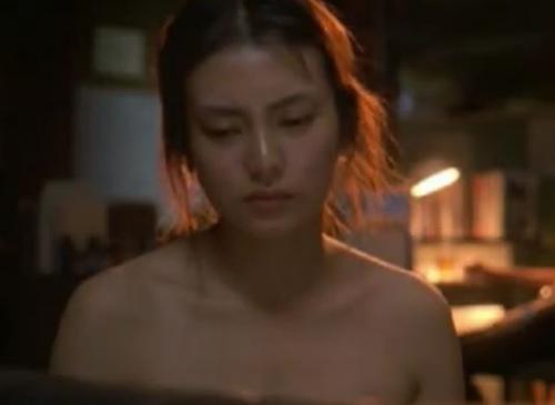【柴咲コウ】下着を脱いでおっぱい舐められて感じる！美人すぎる人気女優が濃厚キスでエッチな濡れ場！