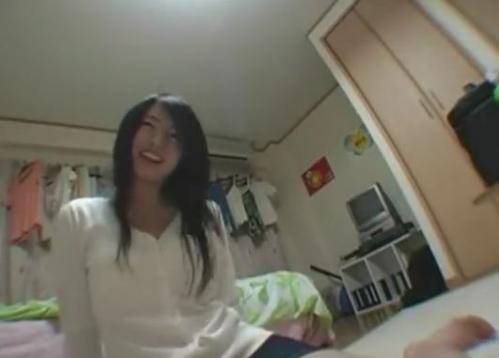 【素人リベンジポルノ流出】個人撮影！美人女子大生のマンコ丸出しオナニーと生々しい中出しハメ撮り映像がネットで拡散！