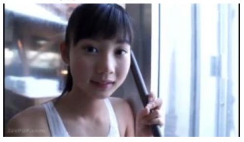 テレビに出てそうなロリ少女！可愛い顔で乳首がビンビンな水着姿w