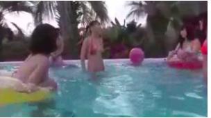ロリ美少女が水着でポロリ抜ける動画wロリコンは勃起間違いなし！