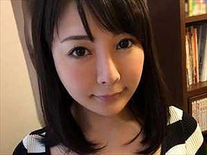 〔人妻ナンパ〕ぽちゃっ子好きにはたまらない肌ツヤのいいロリ顔奥様とハメ撮り