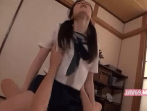 ☆おしっこ漏らす中学生☆調教されるごとに快感が増していくロリなドM少女w
