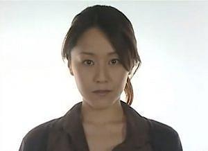 《ヘンリー塚本》生活にために義理の父に抱かれる人妻