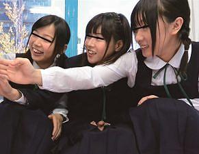 【マジックミラー号】真面目な女子高生が東京修学旅行で先生には内緒のエッチな経験しちゃう!!
