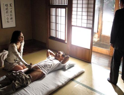 ◆かすみ果穂◆あなたごめんね。愛する夫がリストラの対象となってしまい夫の前で浮気する人妻