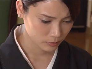 〈堀内秋美〉夫の法要を済ますと住職とSEXする未亡人