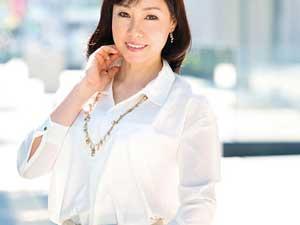 これでも五十路！端正のとれた綺麗な体！そんな美熟女の初撮り作品！