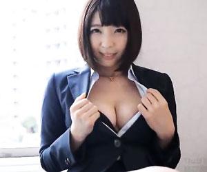 スーツ姿の巨乳OLをパンスト破って中出しセックス！