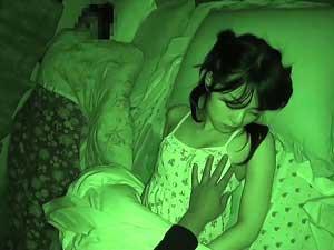 <近親相姦レイプ>「お兄ちゃん何するん　やめて！」妹の部屋に忍び込みレイプする変態兄！