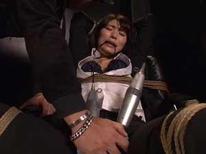 【連続アクメ】拘束されての電マで何度もイってしまうも終わらない屈辱拷問！