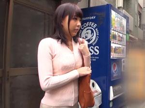 《素人ナンパ》素人人妻に高額謝礼をちらつかせモデルのバイトを依頼！やっぱりモデルだけでは終わらなかったよ♪