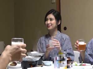 【温泉】古風な若妻セレブが男にまたがり騎乗位していてギャップがエロ杉ｗｗｗ