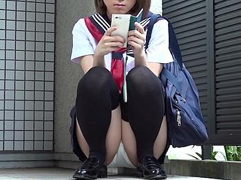 『椎名そら』「パンツ見てたでしょ？」ミニスカJKがM男を足コキ、騎乗位で搾り取る動画が抜けるｗｗ