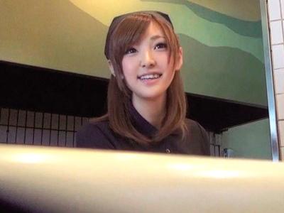 《素人ナンパ》田舎町で見つけた居酒屋の店員ロリ美少女を口説きホテルでAVデビューさせちゃったガチ企画ものｗ