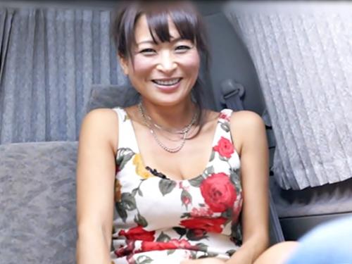 美人奥様たちにセンズリ鑑賞をオネガイ