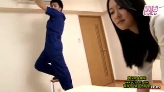 激化和淫乱ロリ若妻が作業員と不倫セックス!