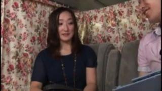 セレブ美魔女奥様が謝礼欲しさにナンパ師の悪戯受け入れ!
