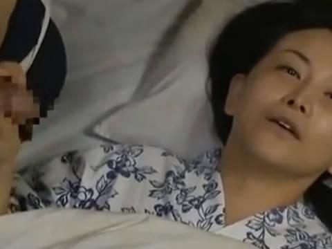 【ヘンリー塚本】今日、オマ◯コする日でしょう？…巨乳人妻が余命わずかでも週に一度のSEXの約束は果たす
