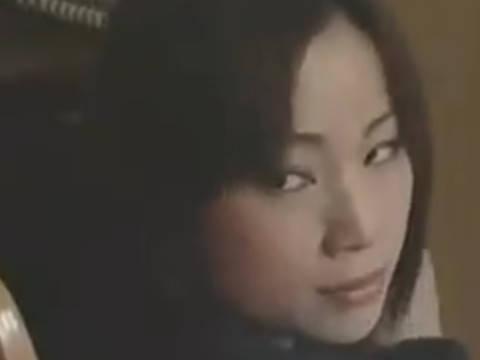 【ヘンリー塚本】ごめんっまた20分後に電話かけなおすねぇ...巨乳？いや熟女爆乳人妻が夫に手コキ＆イラマチオで中出し