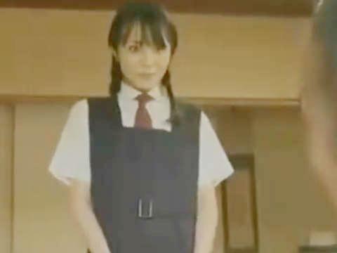 【ヘンリー塚本】３年B組ナカハラアヤコです...巨乳人妻が不倫旅行でJKコスプレして手コキ＆イラマチオで寝取られ