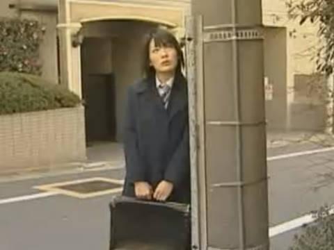 【ヘンリー塚本】私はあれから今でもずっと先生を思い続けていますぅう…貧乳で清楚なJKが一途な愛でヤリ部屋で結ばれた