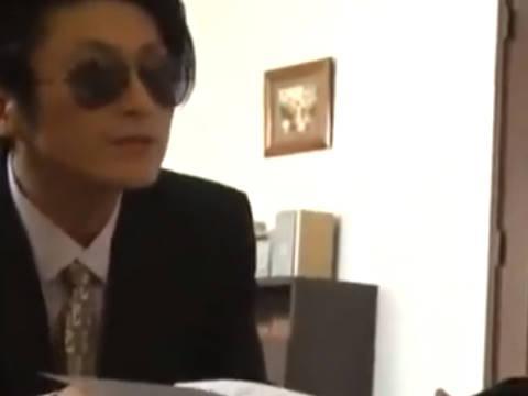 【ヘンリー塚本】なかなか借金減らないね奥さん…熟女巨乳人妻がむしろ寝取られるのを望んでいるようなイラマチオ