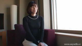 三十路代のスレンダー美乳セレブ美熟女妻がAV応募高層ホテルで寝取られセックス!