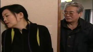 欲求不満美熟女嫁が義父と近親相姦セックス!