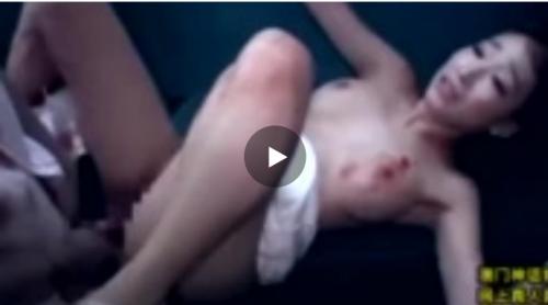 【蓮実クレア】逃げ場の無い車内でゾンビのチ●ポが巨乳女を襲う