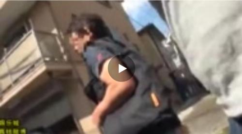 通学中に痴漢に遭った女子校生 困惑しているとローターを取り出した痴漢師