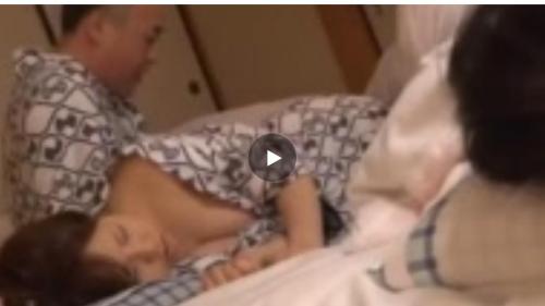 前と後ろの穴を間違えたパパのチ○ポが娘の処女アナルを貫通