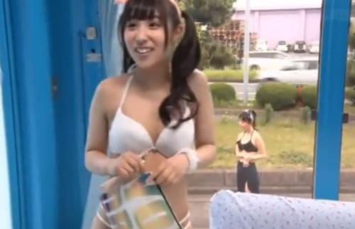 【マジックミラー号】10代水着美少女がハメられまくって何度もイってしまう