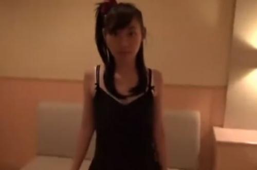 【個人撮影、JC】幼過ぎる見た目のロリ美少女が援交しちゃう激ヤバ動画