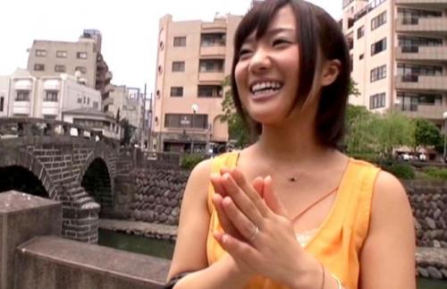 童顔のロリ系人妻がナマ中出しSEX！