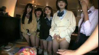 【JK】集合した淫乱ギャル女子校生たちにいっぱいいじめられちゃう動画
