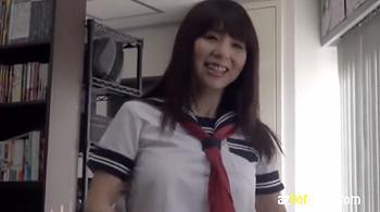 【一条綺美香】50代おばさんがJKコスプレで素人男性のアパートに訪問しにキタッーーーーー！