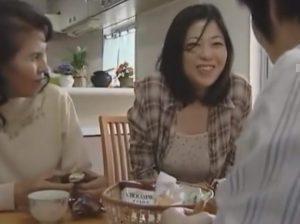★ヘンリー塚本★「うちの夫は毎日なんです//」下ネタ大好きな人妻達が夫婦の営みを語る!!!!