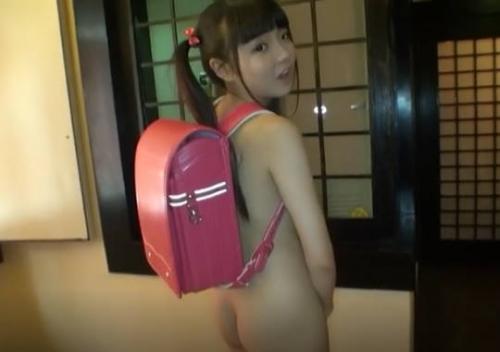 ランドセルの小学生が悪い男にイタズラされてウブなロリマ●コを汚される！！