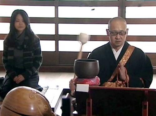 【ヘンリー塚本】欲求不満の四十路人妻が住職と熱く激しい不倫SEX！