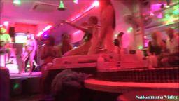 【風俗】パタヤの全裸で踊るストリップバーを隠撮り