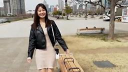 【素人パコ】元パパ活女子に公衆トイレでフェラしてもらって生膣セックス