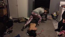 【海外動画】酔っ払って女同士で脱がし合いキャットファイト