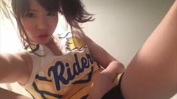 【ライブチャット】見られてるだけでパンティ濡らすエッチなギャルの指オナニー