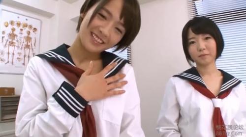 ショートヘアの学生服女子2人。可愛い顔して淫語や仕草でオナサポを。[向井藍 美咲ヒカル]