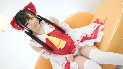 幼児体型美少女の霊夢コスプレ。御札ニップレス。縞パン開脚。