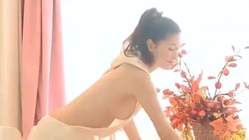 全日本国民的美少女コンテスト演技部門受賞経験者。癒し系女優の大人の魅力！［橋本マナミ］