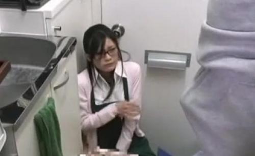 【OL地味娘】勃起チンポ見せつけ地味でメガネな萌えっ娘にエロ本見せてフル勃起チンポ見せつけセクハラｗｗ