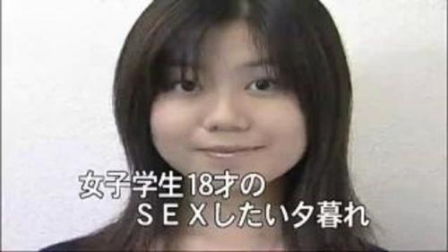 マスかきながら中年男とのSEXを妄想する女子大生